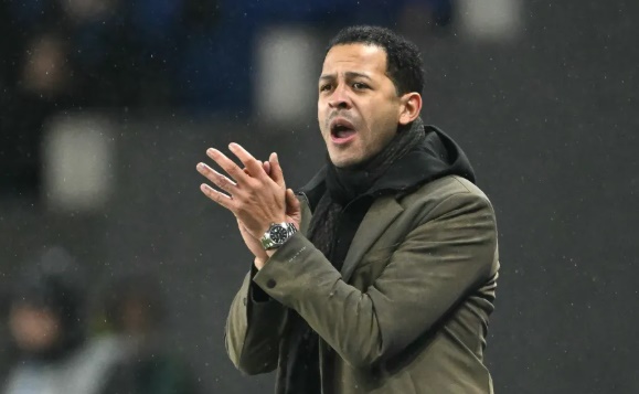 Ảnh bài viết Liam Rosenior tuyên bố đến Chelsea để chinh phục danh hiệu