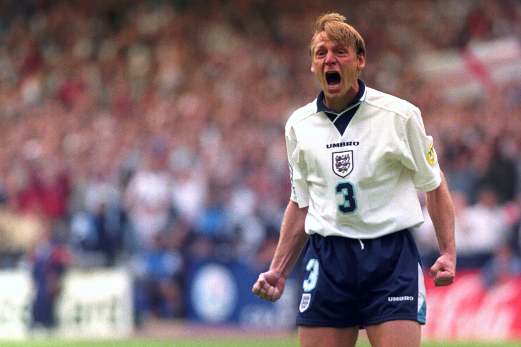Stuart Pearce bùng nổ sau bàn thắng từ chấm phạt đền vào lưới Tây Ban Nha tại tứ kết EURO 1996