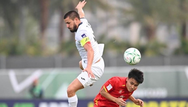 Said Datsiev khen ngợi hàng tiền vệ U23 Việt Nam.