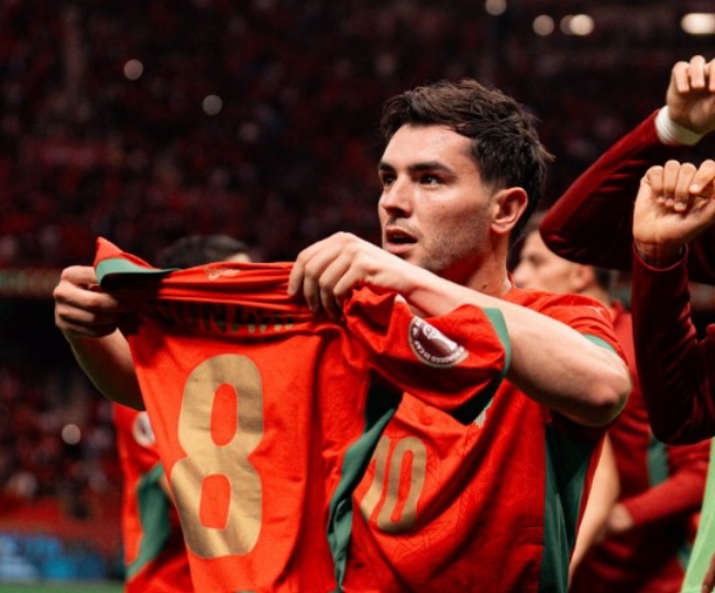 Diaz có hiệu suất nhả đạn ấn tượng.