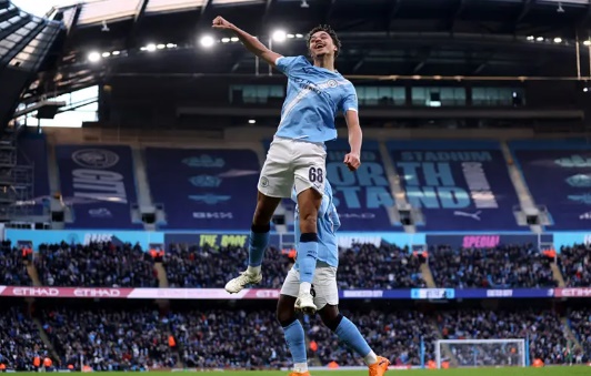 Ảnh bài viết Max Alleyne ghi bàn ngay lần đá chính thứ hai cho Man City