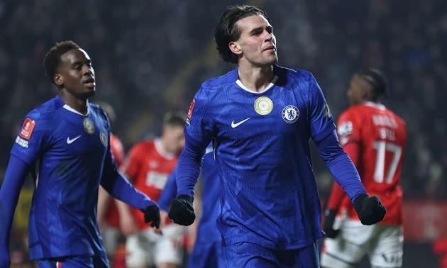 Chelsea thắng áp đảo.