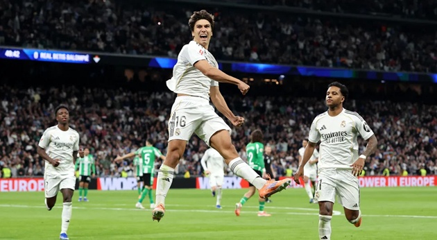 Garcia vừa lập hat-trick vào lưới Real Betis