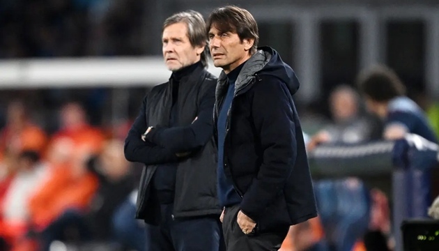 Kinh nghiệm của Conte là điểm tựa của Napoli.