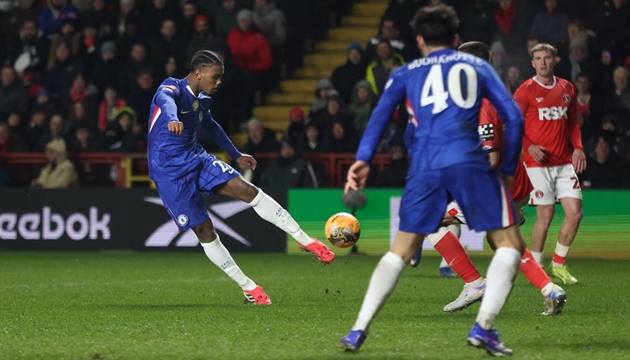 Mới trận đầu ti&ecirc;n, truyền th&ocirc;ng đ&atilde; c&oacute; nhiều điều để n&oacute;i về Chelsea của Rosenior.