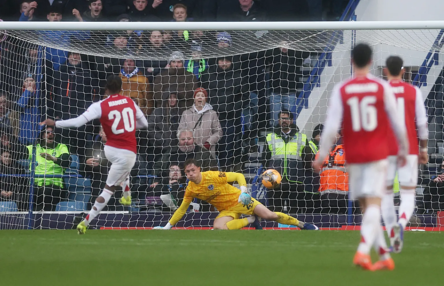 Ảnh bài viết Madueke đá hỏng 11m, Arsenal đứt mạch phạt đền hoàn hảo