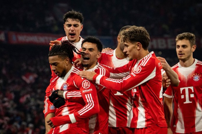 Bayern hủy diệt đối thủ.