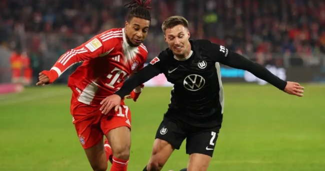 Olise c&oacute; c&uacute; đ&uacute;p b&agrave;n thắng.