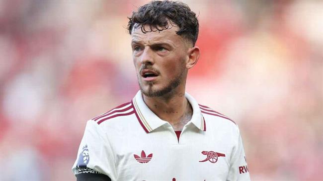 Ben White mất suất ch&iacute;nh thức ở Arsenal.