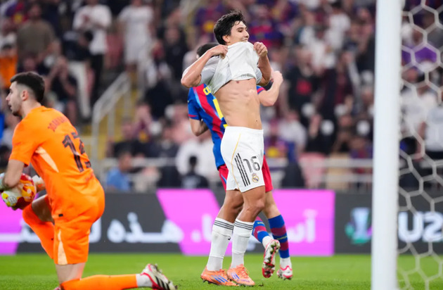 Ảnh bài viết Những dấu hỏi bủa vây Xabi Alonso sau trận thua đau Barcelona