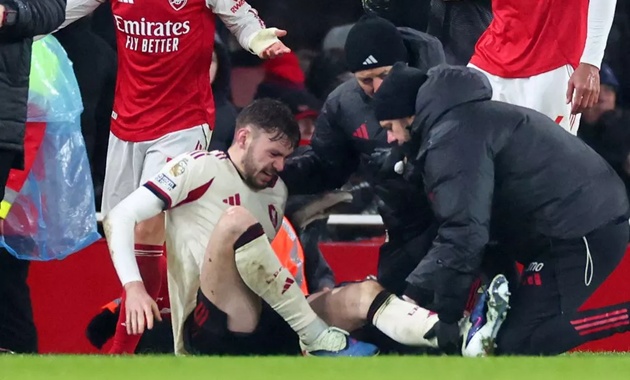 Bradley chấn thương dấy l&ecirc;n b&aacute;o động đỏ cho h&agrave;ng thủ Liverpool