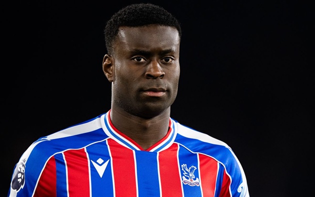 Liverpool c&oacute; l&yacute; do chi&ecirc;u mộ Guehi