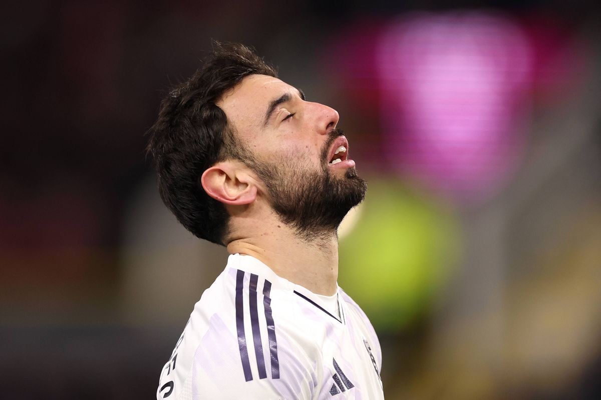 Tương lai của anh tại MU đang không chắc chắn.