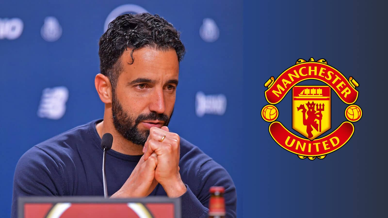 HLV giờ vừa dẫn dắt vừa l&agrave;m ph&aacute;t ng&ocirc;n vi&ecirc;n