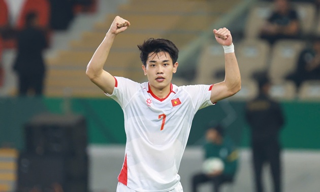 Đ&igrave;nh Bắc trưởng th&agrave;nh v&agrave; xuất sắc hơn qua từng trận đấu