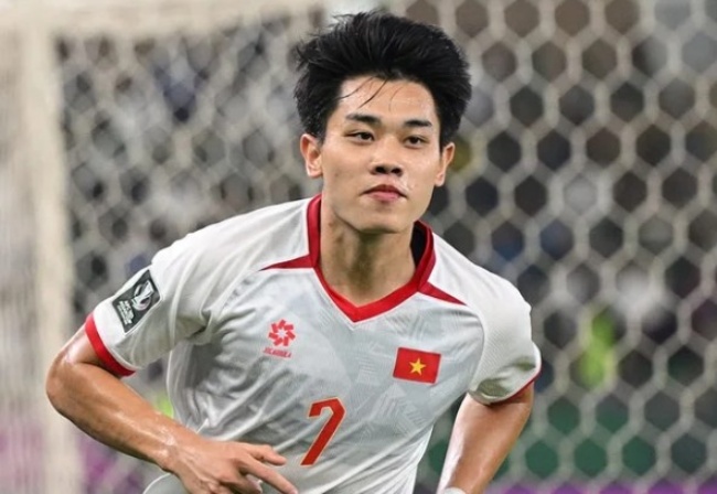 Đình Bắc tỏa sáng rực rỡ.