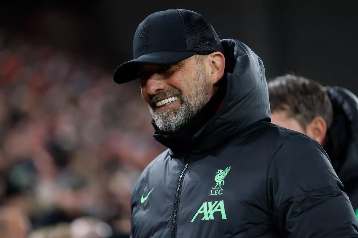 Jurgen Klopp thừa nhận đ&atilde; c&oacute; những cuộc điện thoại sau khi Xabi Alonso bị sa thải.