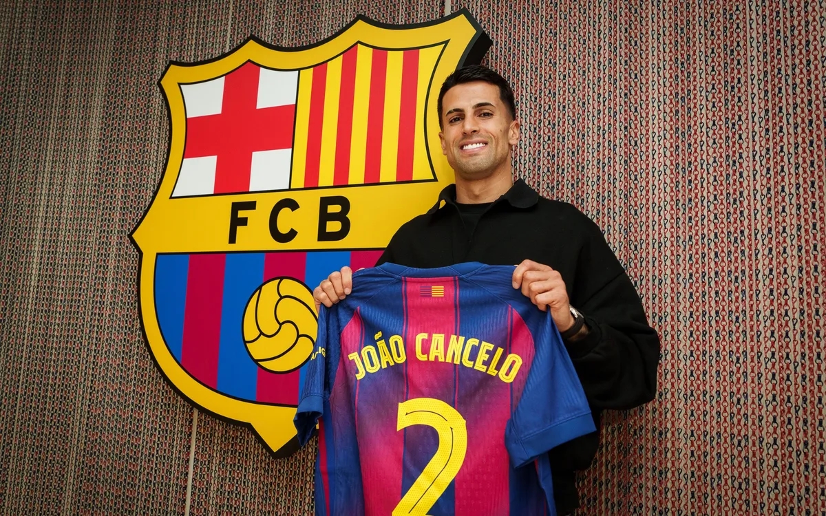 Barcelona ch&iacute;nh thức c&ocirc;ng bố bản hợp đồng Joao Cancelo.