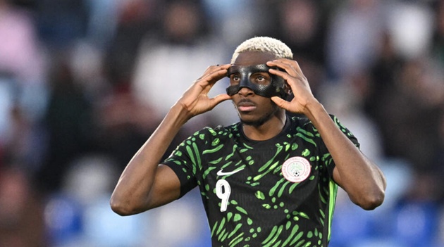 Osimhen sẽ khiến h&agrave;ng thủ Morocco d&egrave; chừng