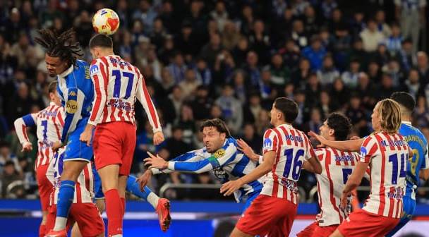Deportivo g&acirc;y kh&ocirc;ng &iacute;t kh&oacute; khăn cho Atletico.