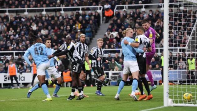 Ảnh bài viết Lý do VAR từ chối bàn thắng của Semenyo khiến Man City nổi giận