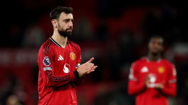 Fernandes l&agrave; trụ cột của Quỷ đỏ nhưng c&oacute; tương lai kh&ocirc;ng r&otilde; r&agrave;ng.