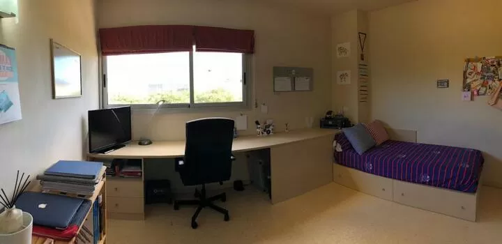 Căn ph&ograve;ng trong k&yacute; t&uacute;c x&aacute; của ch&agrave;ng sinh vi&ecirc;n Rodri