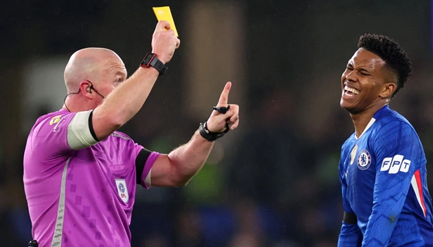 Ảnh bài viết Estevao nhận thẻ vàng điên rồ khi Chelsea thua Arsenal