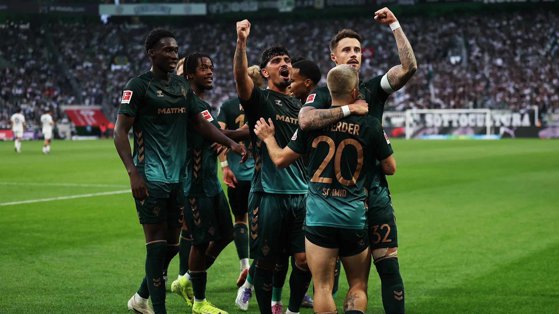 Đội b&oacute;ng &aacute;o xanh trong m&ugrave;a giải 2025/2026 tại Bundesliga