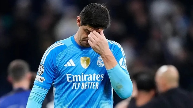 Ảnh bài viết Arbeloa yêu cầu Courtois hạn chế phất bóng dài