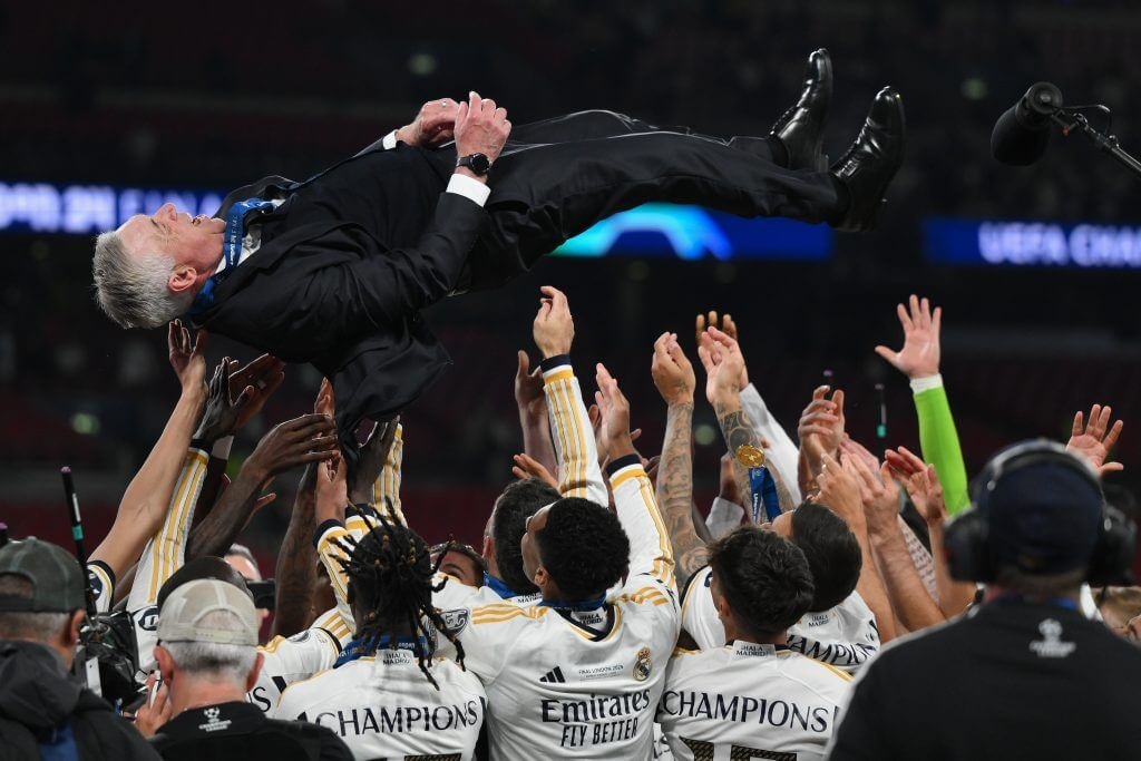 Carlo Ancelotti th&agrave;nh c&ocirc;ng tại Real Madrid kh&ocirc;ng chỉ nhờ chiến thuật tr&ecirc;n s&acirc;n cỏ.