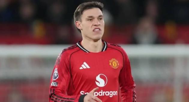 Ảnh bài viết Rio Ferdinand chê Ugarte thiếu tố chất "chiến binh" tại Man Utd