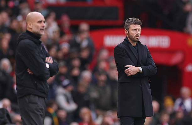 Michael Carrick có màn thể hiện cao tay hơn so với Pep Guardiola.