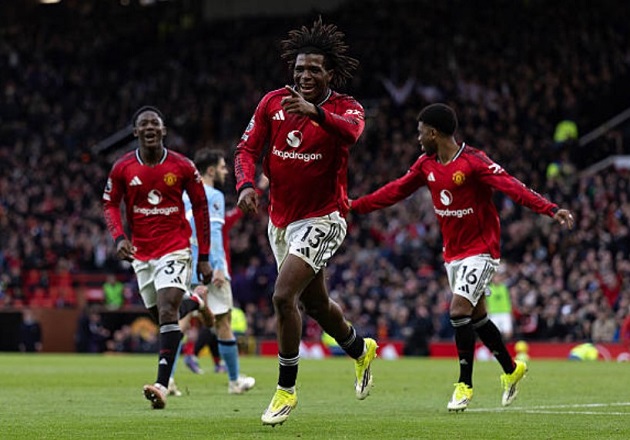 Patrick Dorgu - 7.9 điểm: Cầu thủ xuất sắc nhất trận đấu với m&agrave;n tr&igrave;nh diễn ấn tượng b&ecirc;n h&agrave;nh lang tr&aacute;i. Anh tận dụng sơ hở của đối phương để ghi b&agrave;n ấn định chiến thắng 2-0.