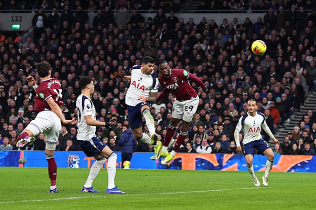 Romero qu&acirc;n b&igrave;nh tỷ số 1-1 cho Spurs.