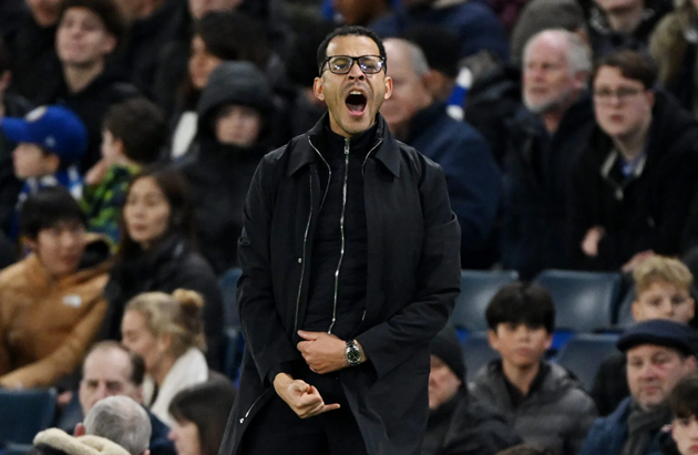 HLV Rosenior đánh giá cao màn thể hiện của Fernandez trước Brentford.