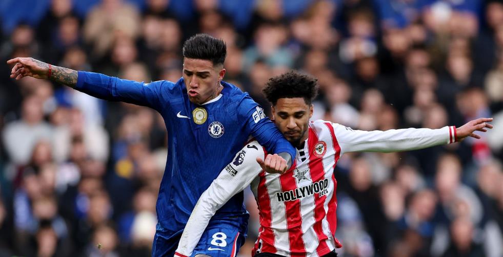 Enzo Fernandez &mdash;7.5: Cố gắng xử l&yacute; hơi cầu kỳ ở 1/3 cuối s&acirc;n nhưng thiếu đi sự tinh tế cần thiết. B&ugrave; lại, anh pressing tốt trong b&agrave;n mở tỷ số của Pedro v&agrave; c&oacute; được pha kiến tạo d&ugrave; thực sự kh&ocirc;ng hề hay biết về điều đ&oacute;. 