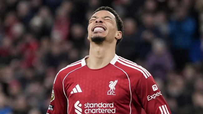 Hugo Ekitike - 6.6 điểm. Thường xuy&ecirc;n g&acirc;y &aacute;p lực l&ecirc;n h&agrave;ng thủ Burnley bằng thể h&igrave;nh v&agrave; sức c&agrave;n lướt. Tuy nhi&ecirc;n, anh g&acirc;y thất vọng lớn khi bỏ lỡ hai cơ hội mười mươi trước khung th&agrave;nh đối thủ.