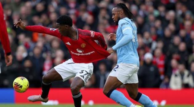 Mainoo sẽ ở lại MU dù được Chelsea săn đón.