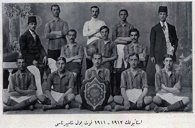 Đội hình đã giành chức vô địch giải đấu đầu tiên của câu lạc bộ (1911–1912).