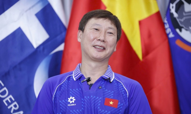 HLV Kim cho thấy tài thao lược của mình.