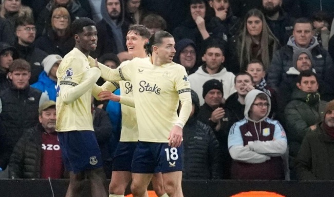 Everton đ&aacute;nh bại Aston Villa.