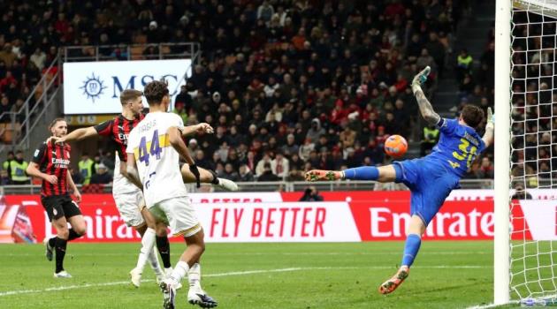 Niclas Fullkrug sắm vai người h&ugrave;ng khi v&agrave;o s&acirc;n từ ghế dự bị.