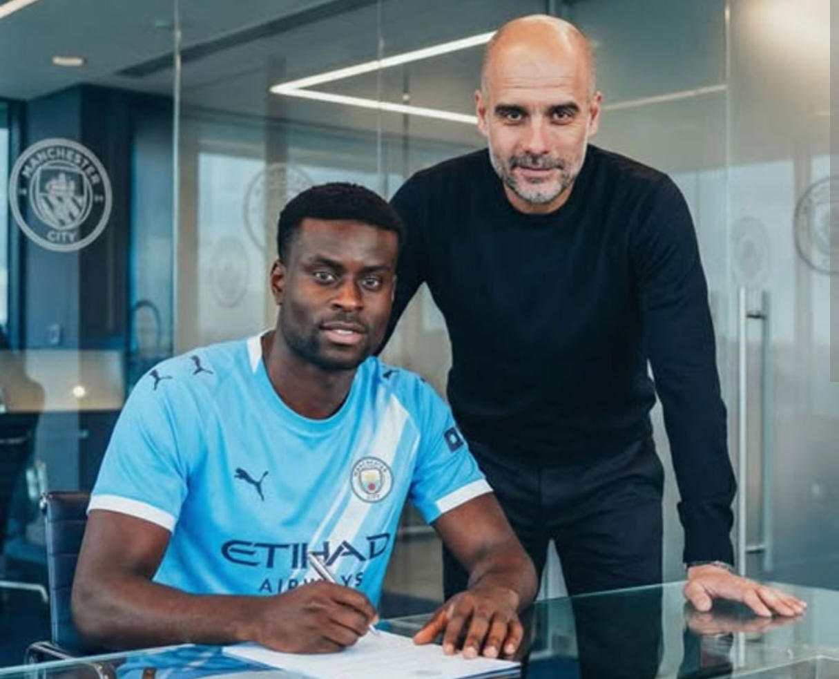 Guehi là chữ ký quan trọng dành cho Pep.