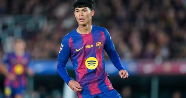 Barca gạch tên Dro Fernandez giữa tin đồn chuyển nhượng đến PSG.