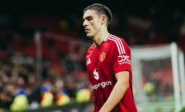 Ảnh bài viết Tin đồn chuyển nhượng sáng 20/1: MU dự định đổi Ugarte lấy Sadiki, Arsenal có thể mất Jesus