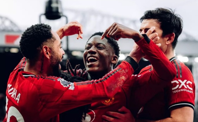 Mainoo được xem l&agrave; b&aacute;u vật của MU.