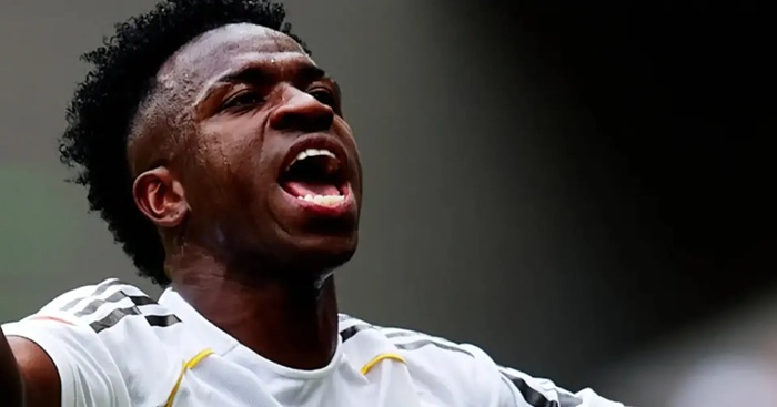 Vinicius thường xuyên bị CĐV la ó.