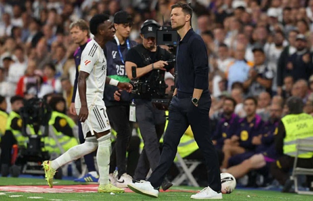 Xabi Alonso mất ghế vì xảy ra mâu thuẫn với Vinicius