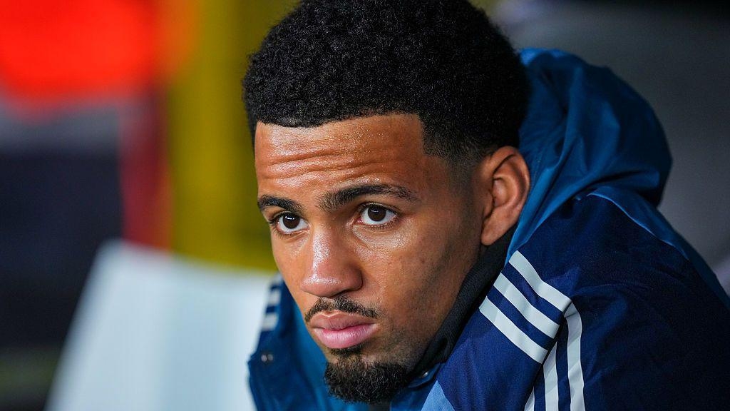 Ethan Nwaneri đang gặp kh&oacute; khăn về thời lượng thi đấu ở Arsenal.